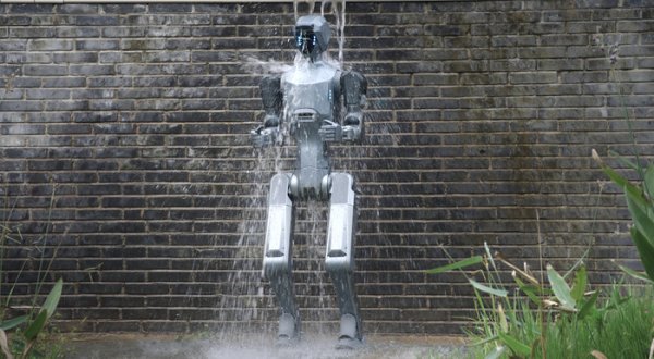 顶级配资 云深处发布DR02人形机器人：具备IP66防护等级，可适应全天候户外作业